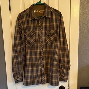 Kuhl brand men’s size Large plaid snap up long sleeved casual button shirt